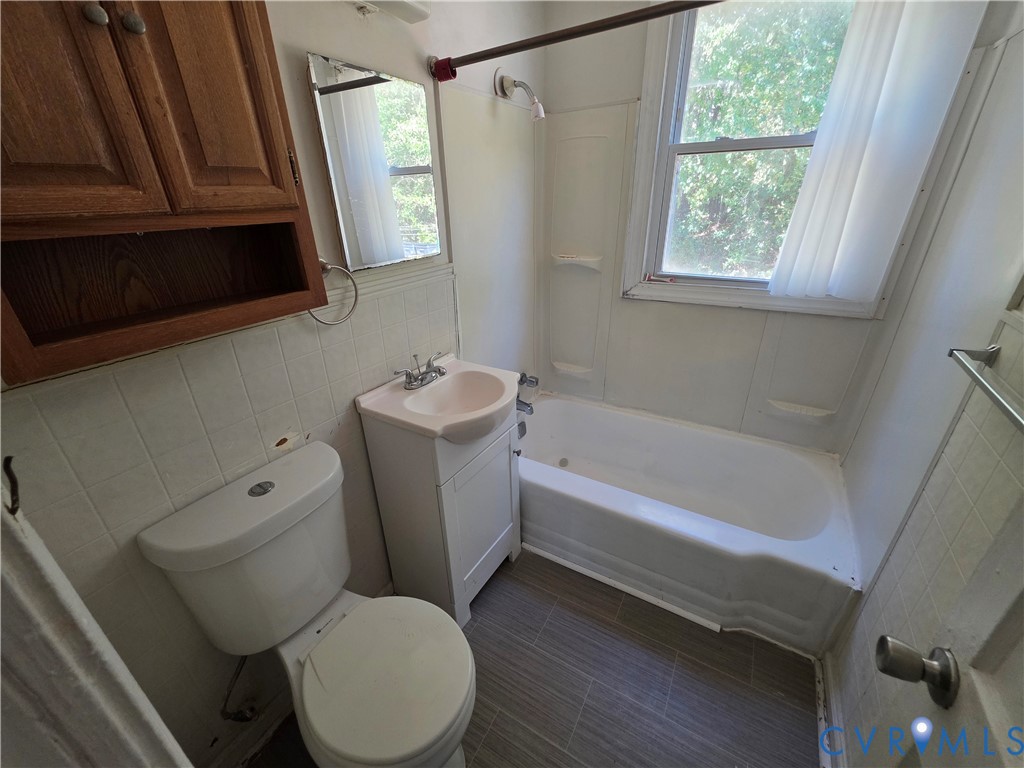 2002 Wakefield Avenue, Colonial Heights, VA 23834