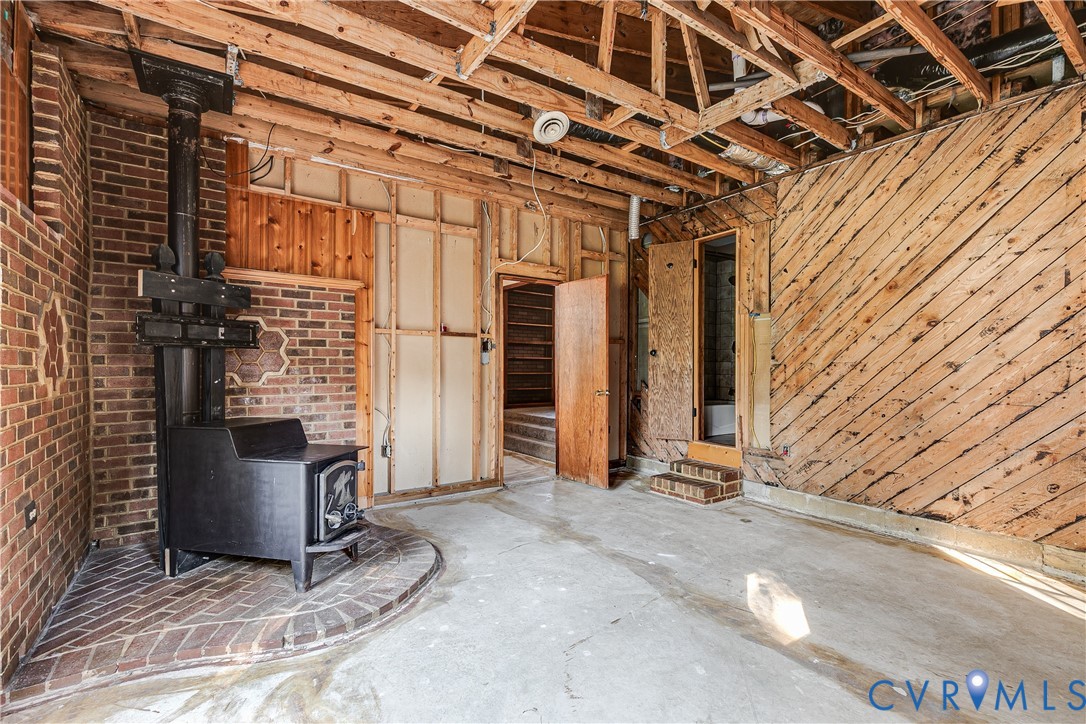 9 E Gray Street, Sandston, VA 23150
