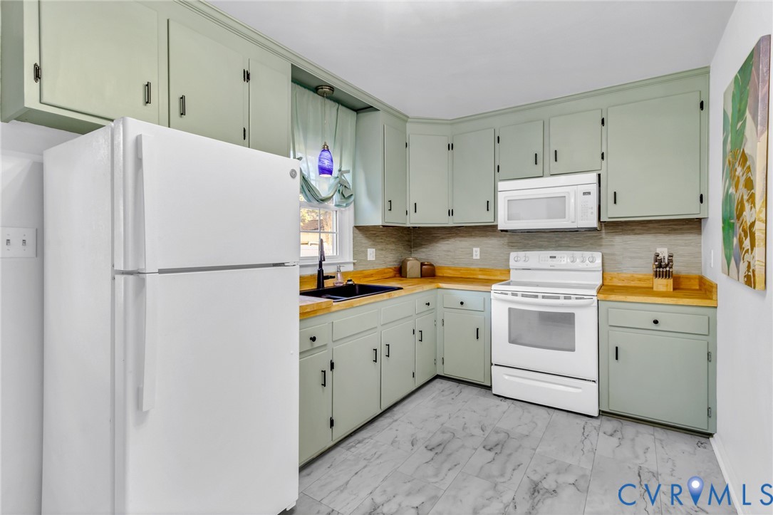 151 Badger Road, Water Access, Deltaville, VA 23043
