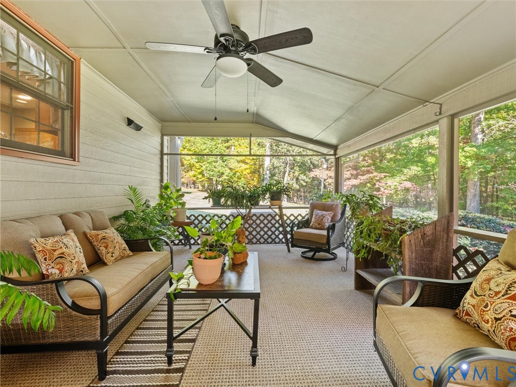 SCREENED PORCH