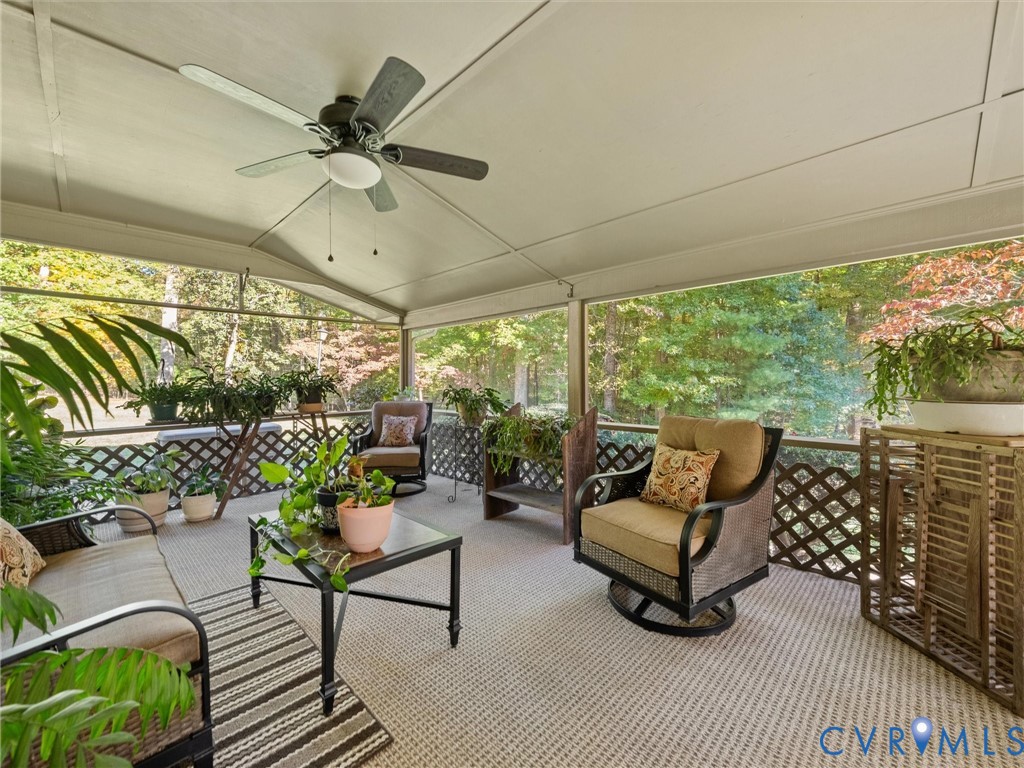 SCREENED PORCH