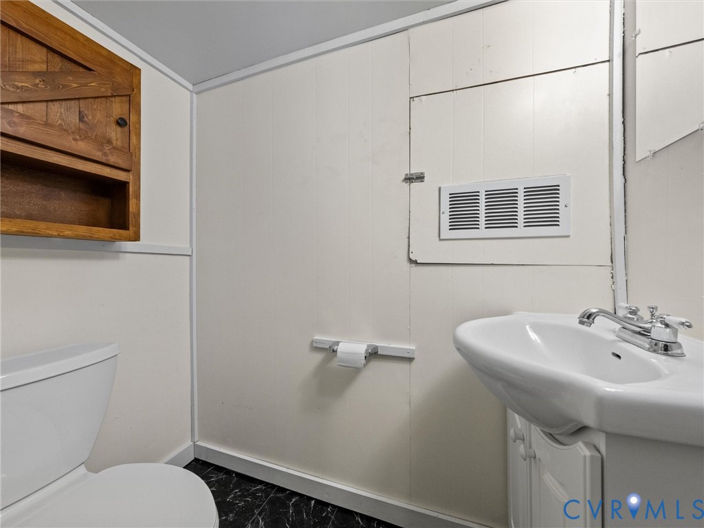 FULL BATH IN THE BASEMENT