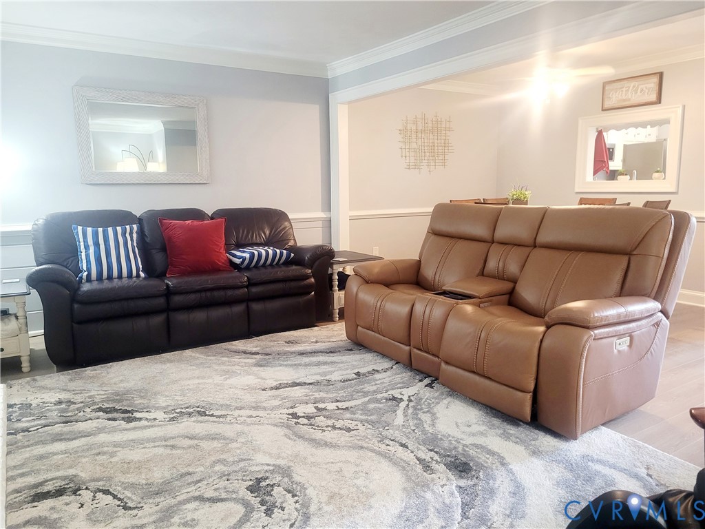 320 Middle Oaks Drive, Middle Oaks, Chesapeake, VA 23322