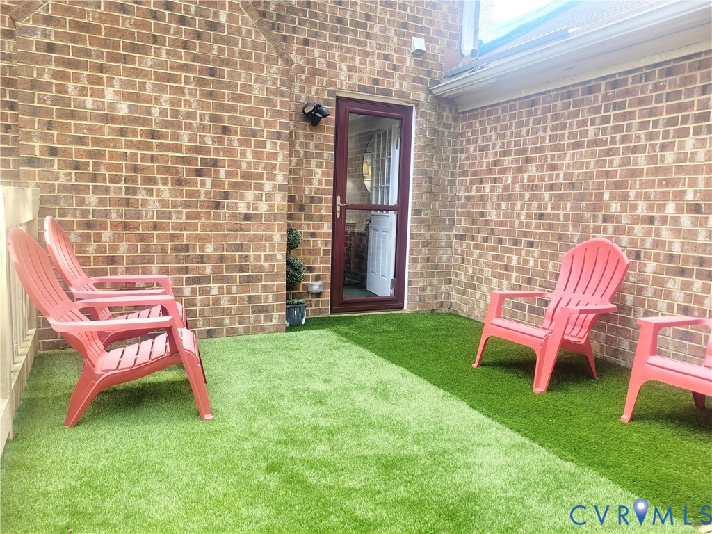 320 Middle Oaks Drive, Middle Oaks, Chesapeake, VA 23322