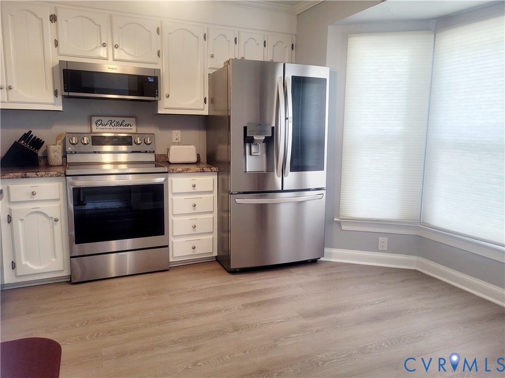 320 Middle Oaks Drive, Middle Oaks, Chesapeake, VA 23322