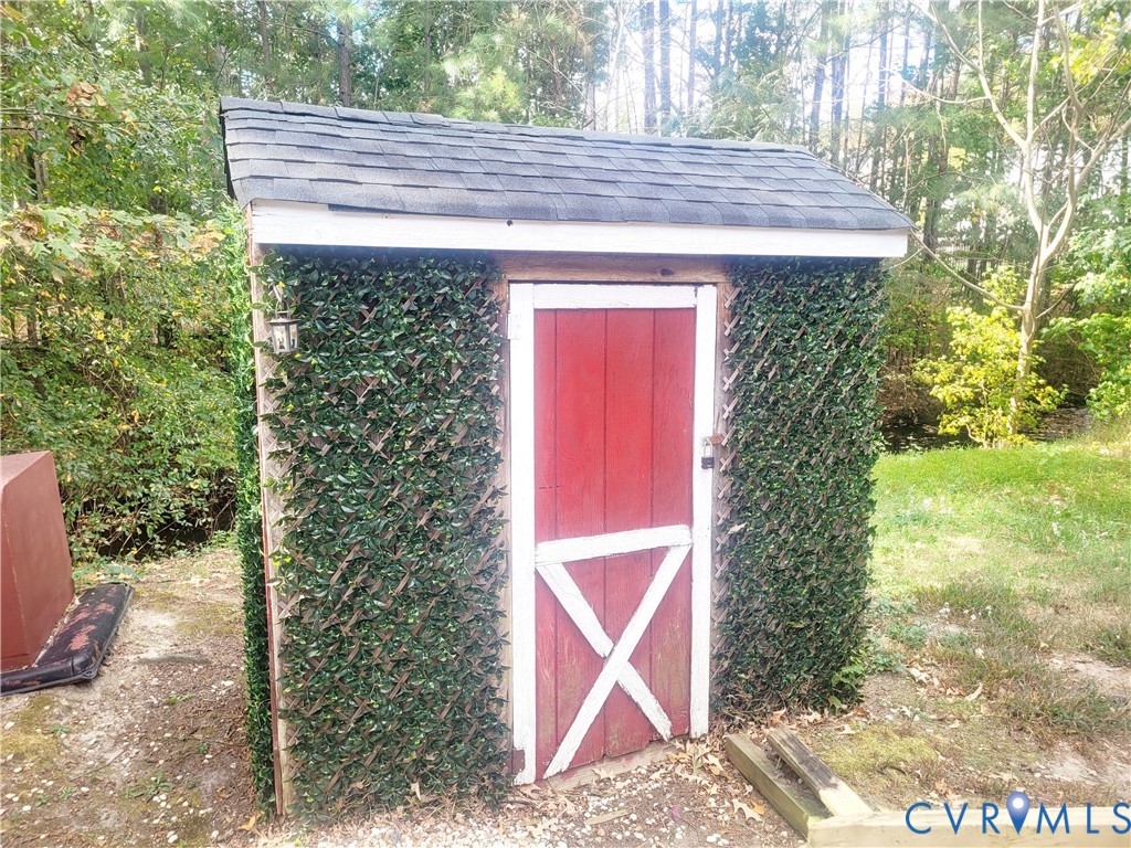 320 Middle Oaks Drive, Middle Oaks, Chesapeake, VA 23322
