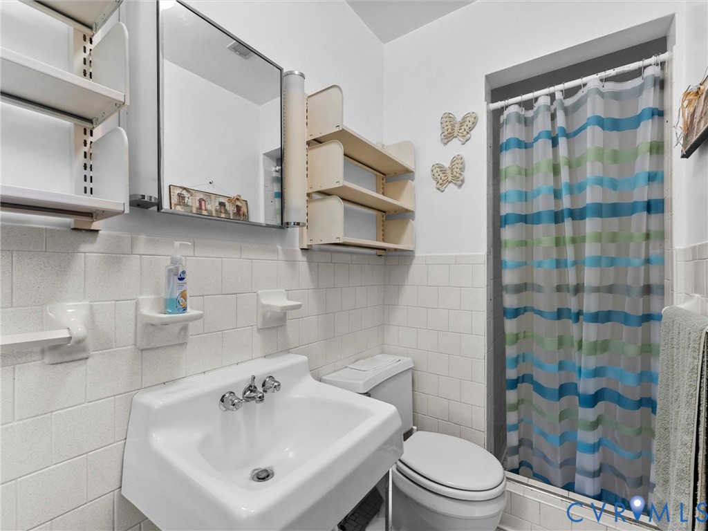 1312 Walnut Shade Road, Louisa, VA 23093