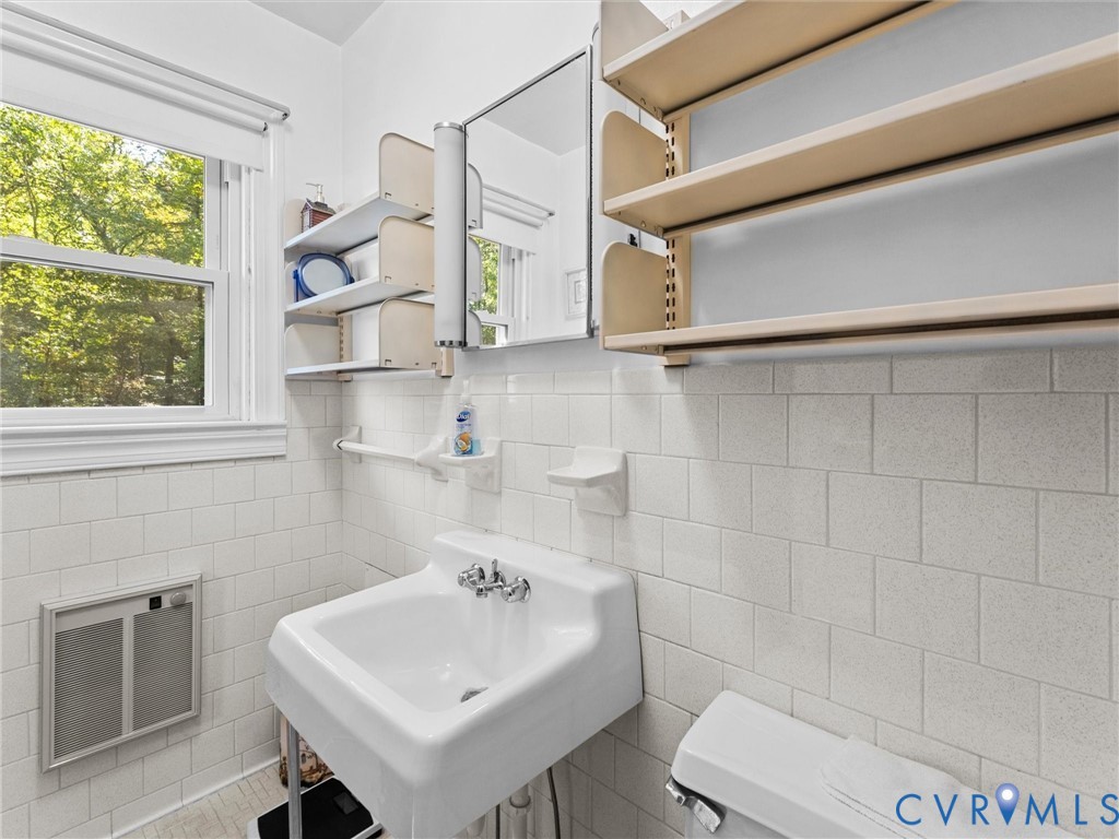 1312 Walnut Shade Road, Louisa, VA 23093