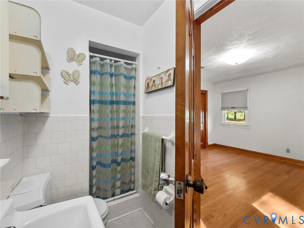 1312 Walnut Shade Road, Louisa, VA 23093