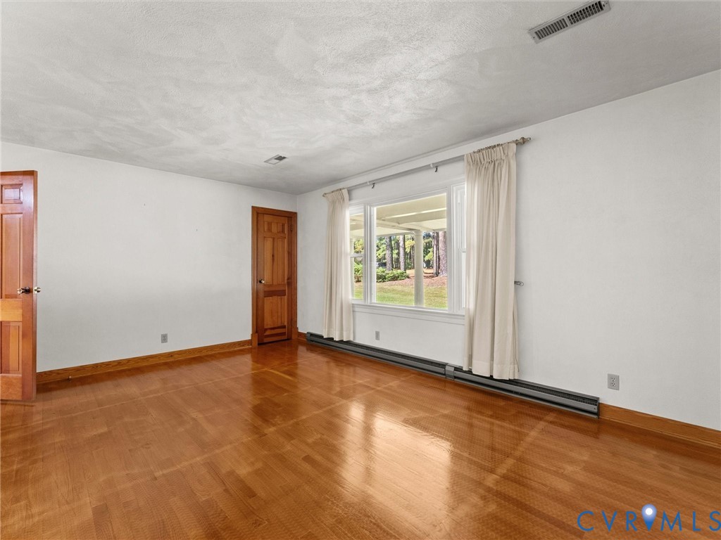 1312 Walnut Shade Road, Louisa, VA 23093