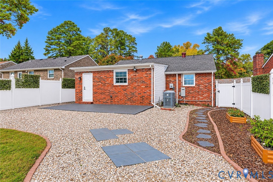 303 Prince Albert Avenue, Gregory, Colonial Heights, VA 23834