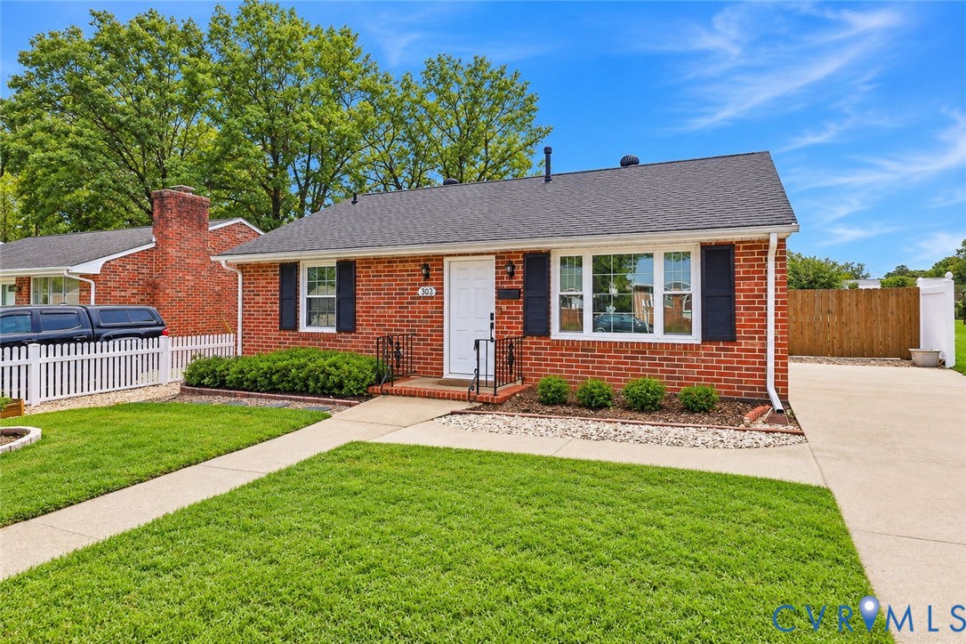 303 Prince Albert Avenue, Gregory, Colonial Heights, VA 23834