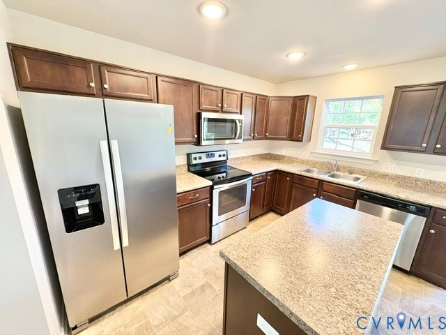 25 Hatchechubee Road, Palmyra, VA 22963