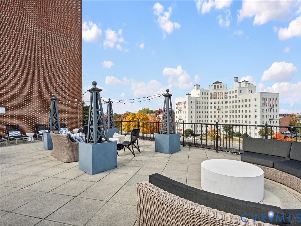 Community space: Rooftop terrace for use of the residents of One Monument Avenue.