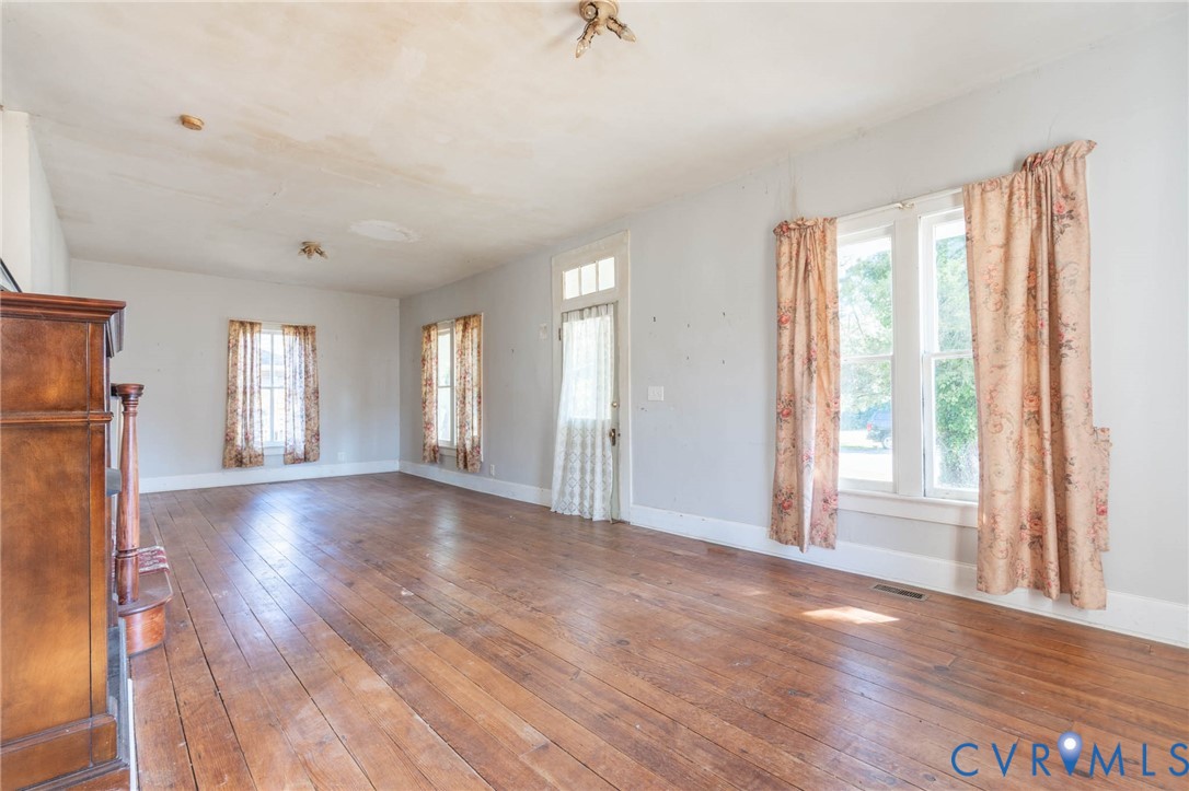 135 Mancha Avenue, Claremont, VA 23899
