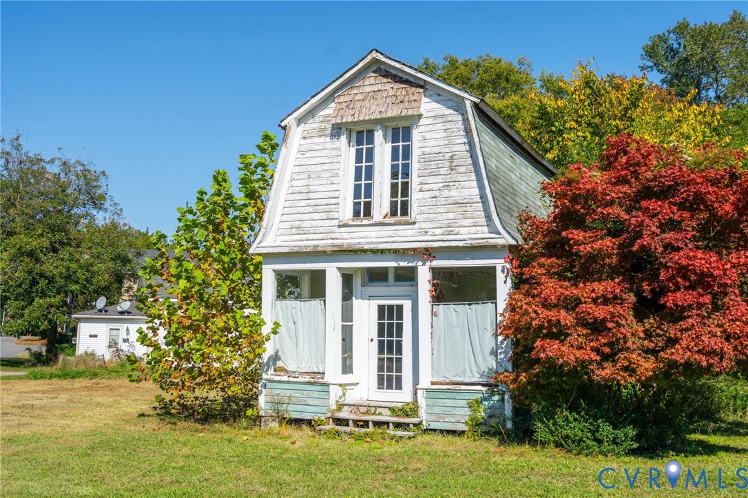 135 Mancha Avenue, Claremont, VA 23899