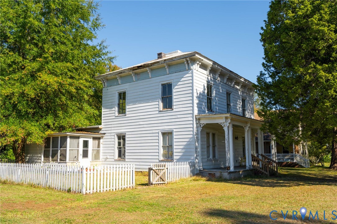 135 Mancha Avenue, Claremont, VA 23899
