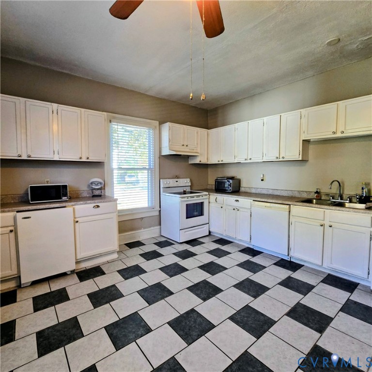 400 W Carolina Avenue, Crewe, VA 23930
