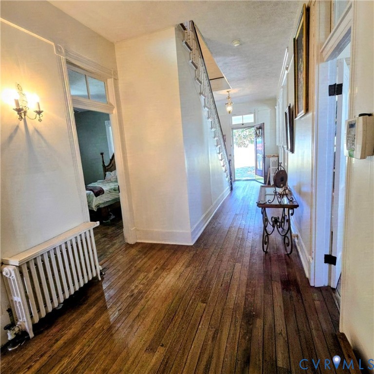 400 W Carolina Avenue, Crewe, VA 23930