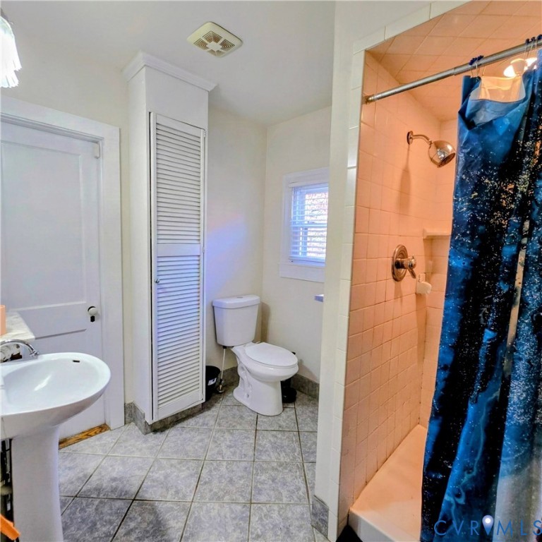 400 W Carolina Avenue, Crewe, VA 23930