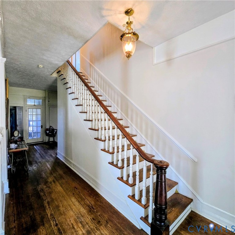 400 W Carolina Avenue, Crewe, VA 23930