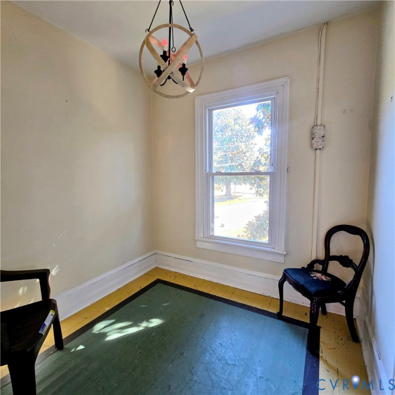 400 W Carolina Avenue, Crewe, VA 23930