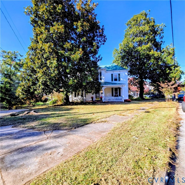 400 W Carolina Avenue, Crewe, VA 23930