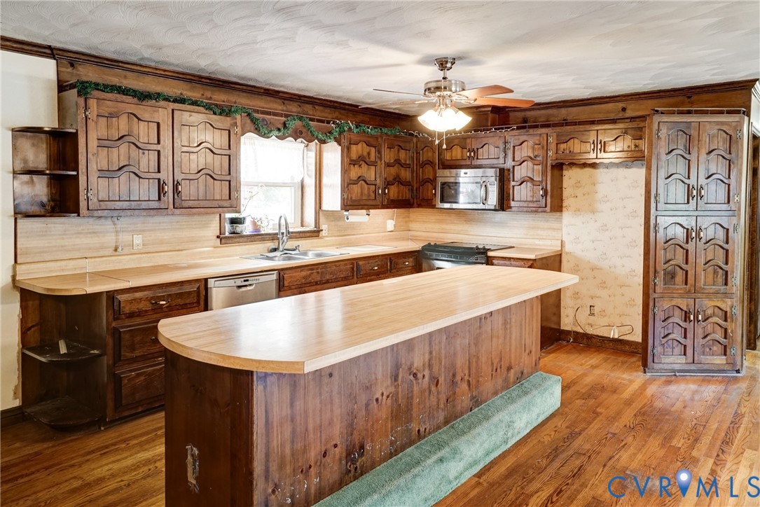 10012 River Road, South Chesterfield, VA 23803