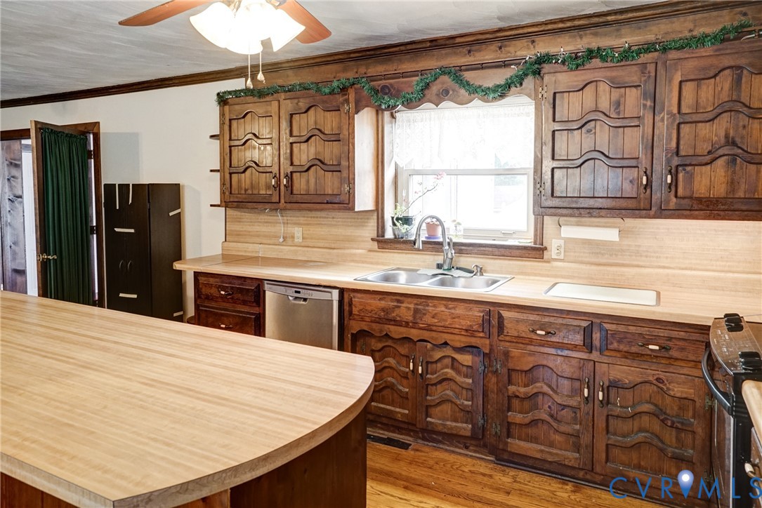10012 River Road, South Chesterfield, VA 23803