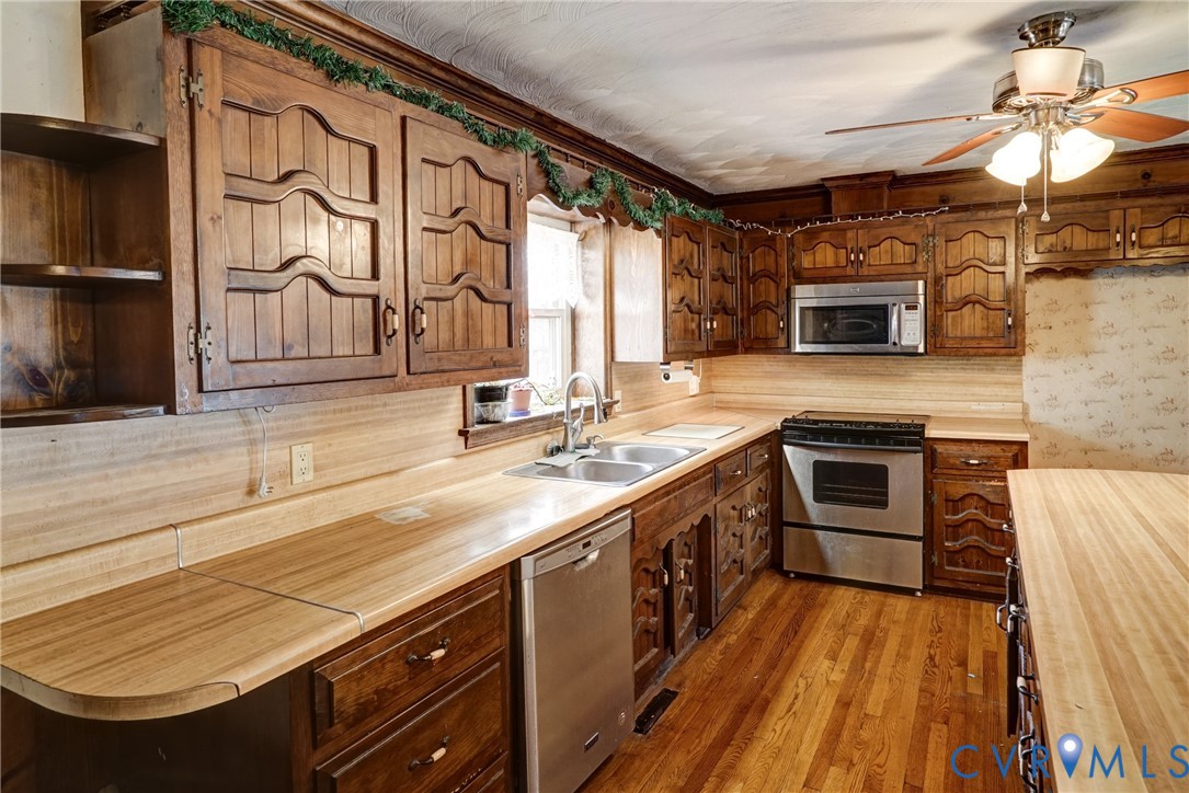 10012 River Road, South Chesterfield, VA 23803