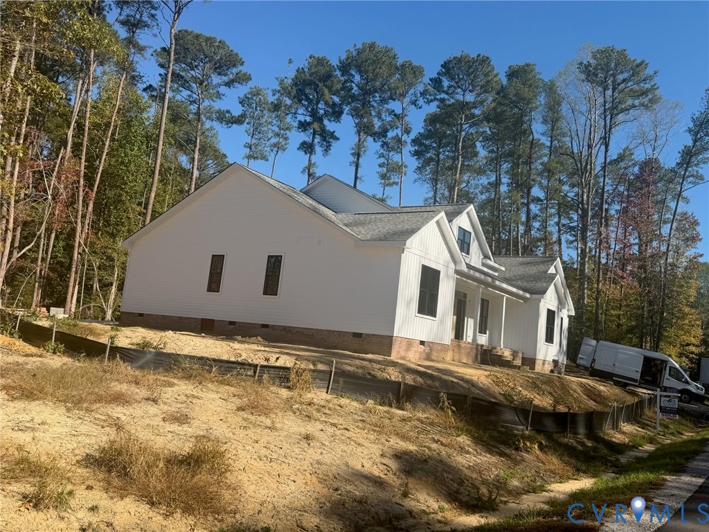 See the quality and craftsmanship taking shape throughout Williamsburg\'s newest boutique enclave of custom homesites.