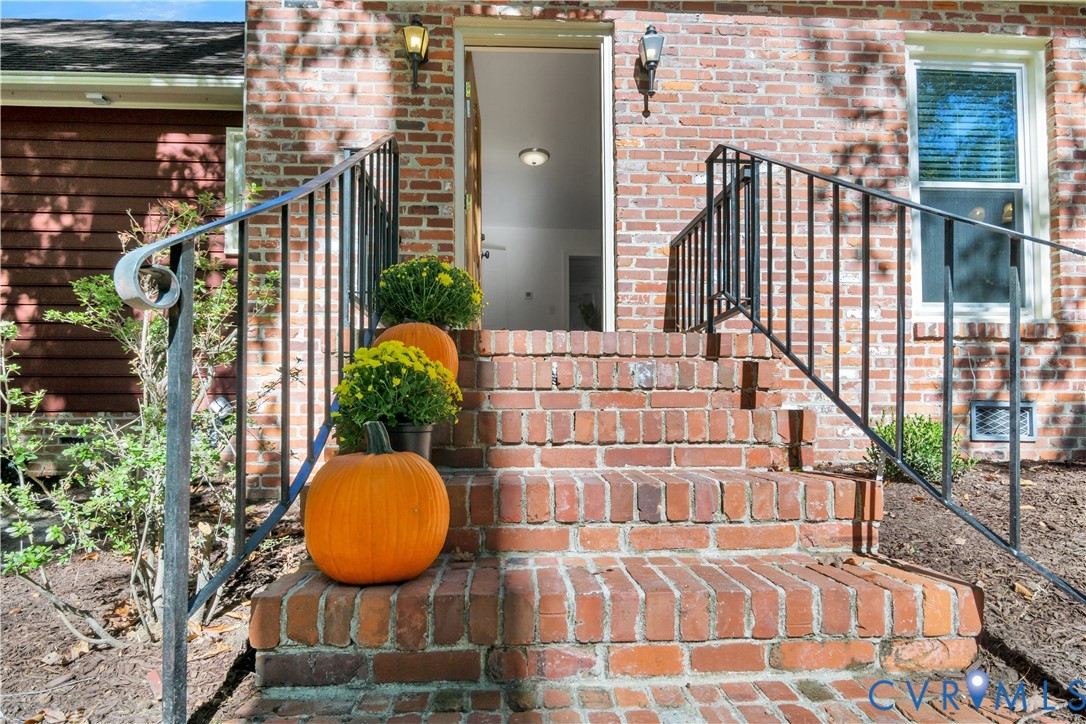 2 Coventry Road, White Oaks, Williamsburg, VA 23188