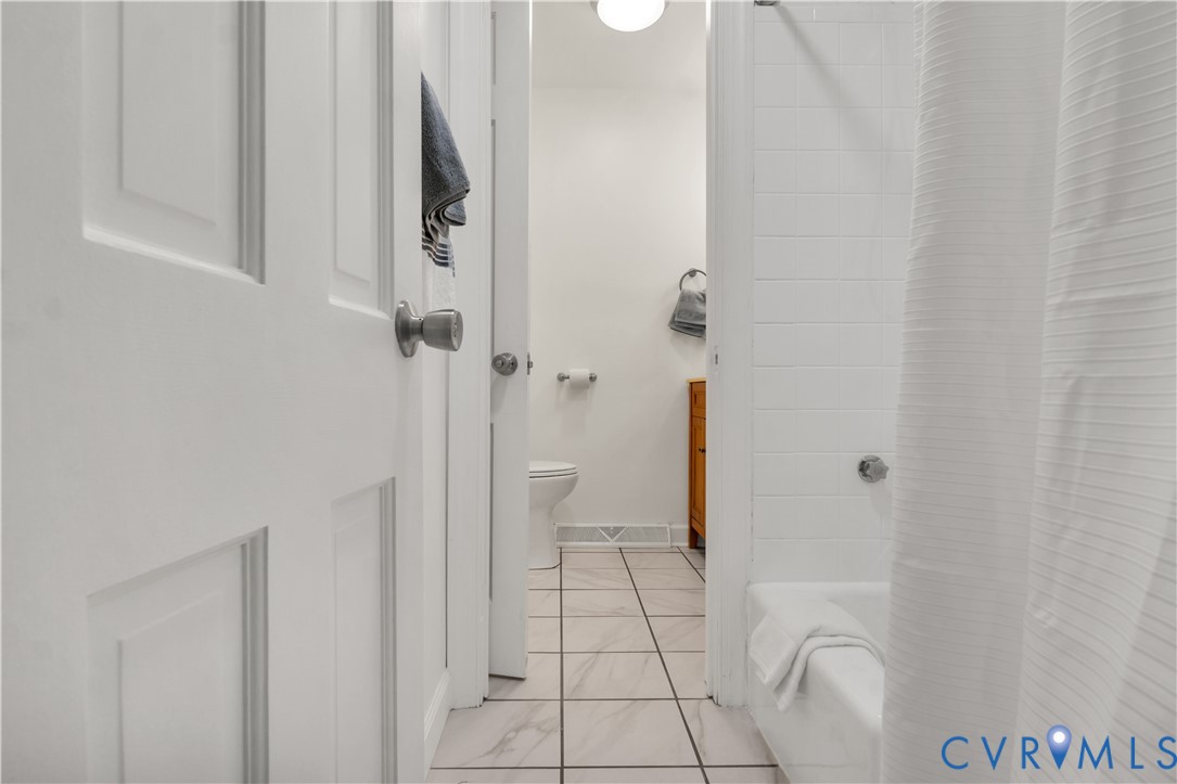2 Coventry Road, White Oaks, Williamsburg, VA 23188