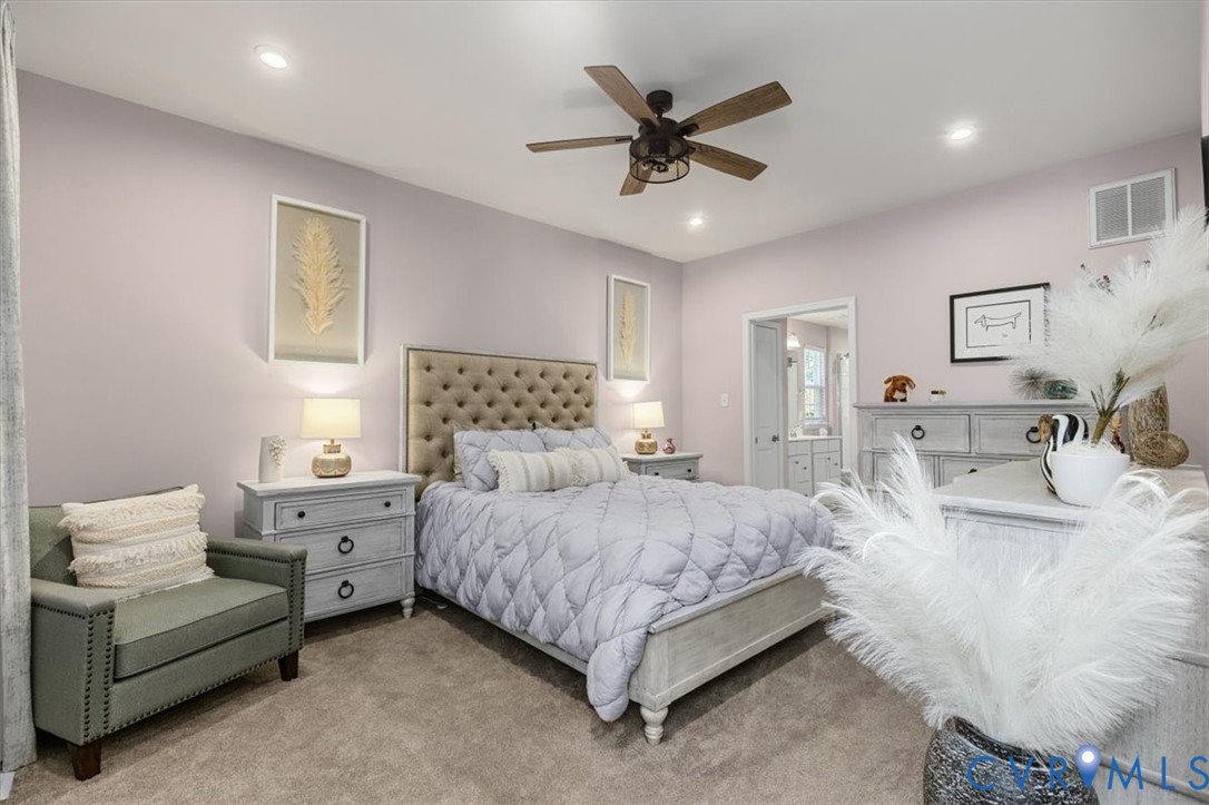 Primary Bedroom with Stain proof/pet proof carpet, En-suite, walk in closet