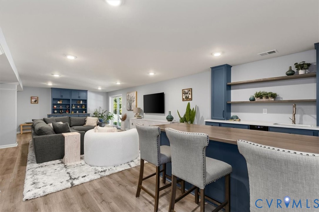 Built in Wet-bar, recessed lighting, Open Concept, new high end LVP