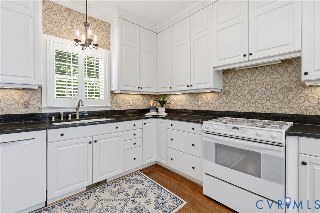 4016 Tottenham Court, Windsor Place West, Henrico, VA 23233