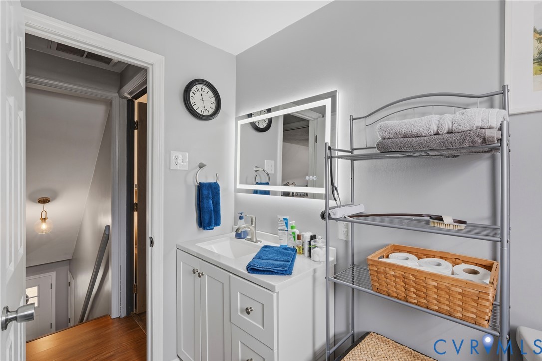 2 floor bathroom