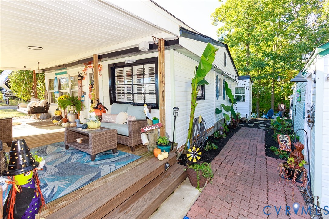 489 James River Overview, Guilford Heights, Spring Grove, VA 23881