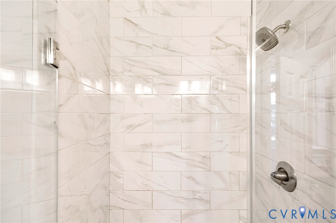Walk-in shower-Bathroom 2