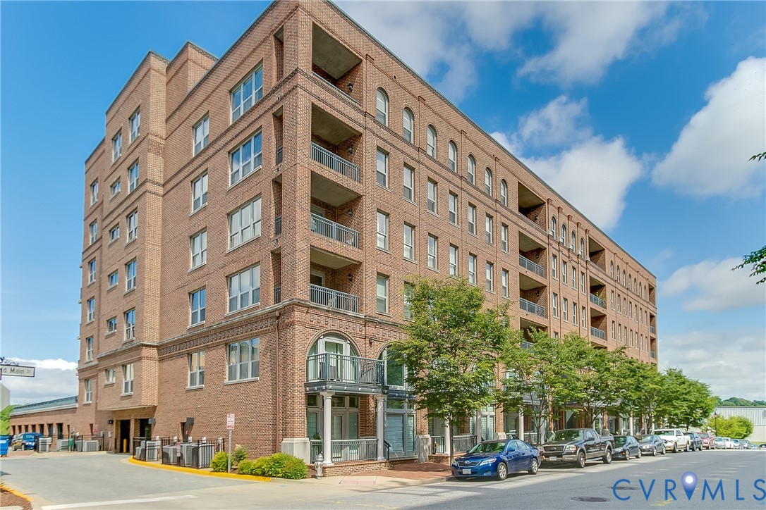 4820 Old Main Street, #612, Rocketts, Henrico, VA 23231