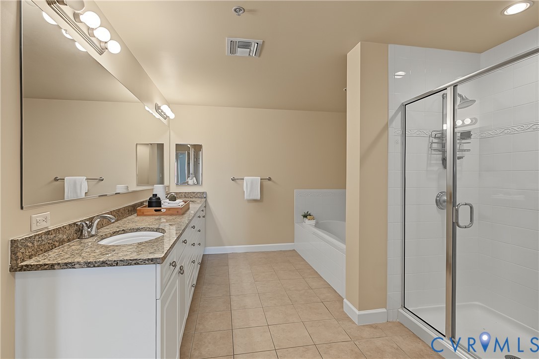 4820 Old Main Street, #612, Rocketts, Henrico, VA 23231