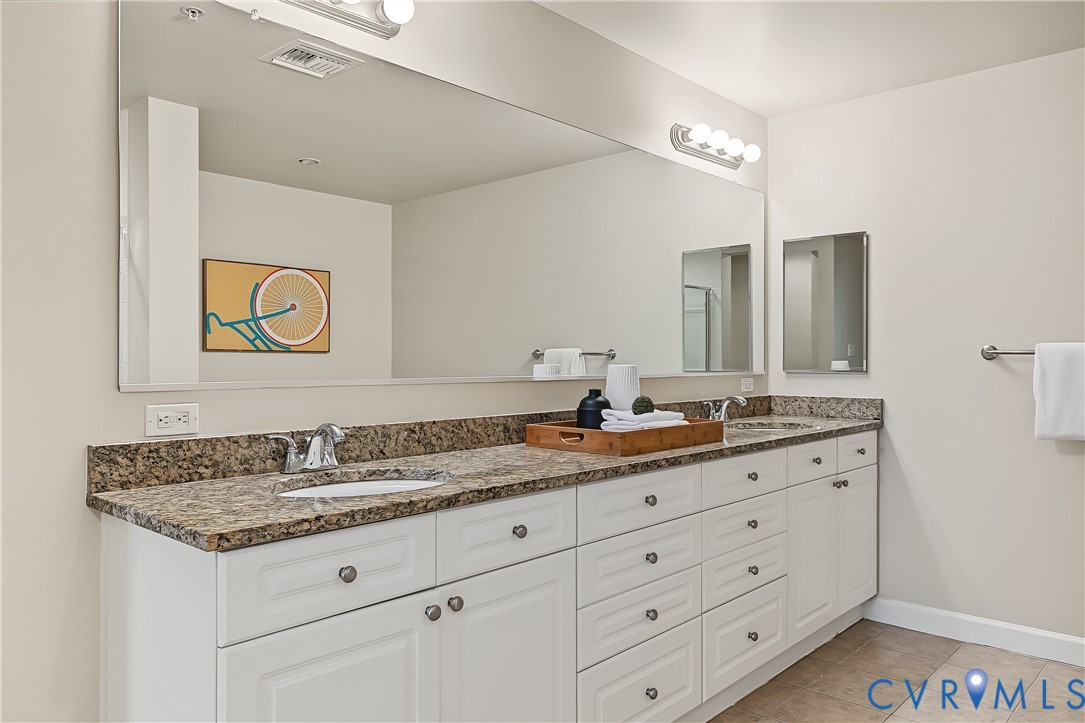 4820 Old Main Street, #612, Rocketts, Henrico, VA 23231