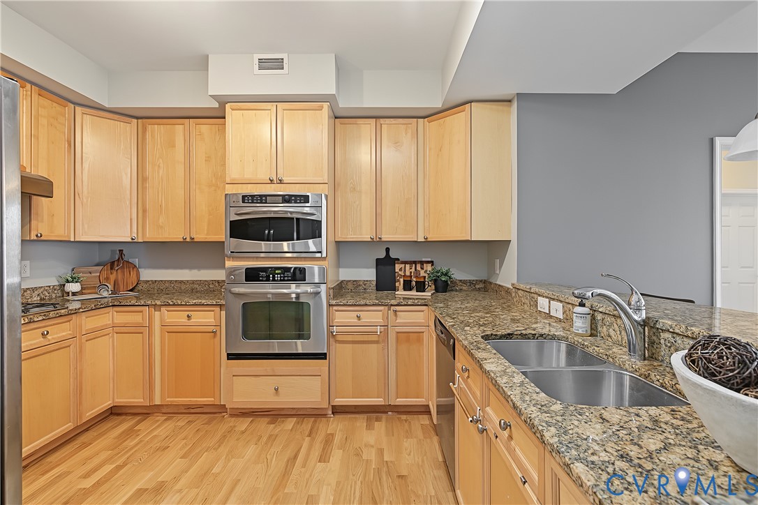 4820 Old Main Street, #612, Rocketts, Henrico, VA 23231