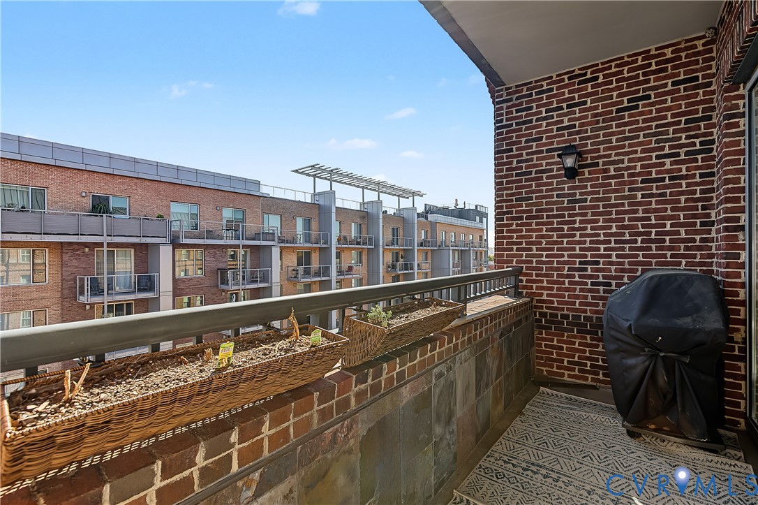 4820 Old Main Street, #612, Rocketts, Henrico, VA 23231