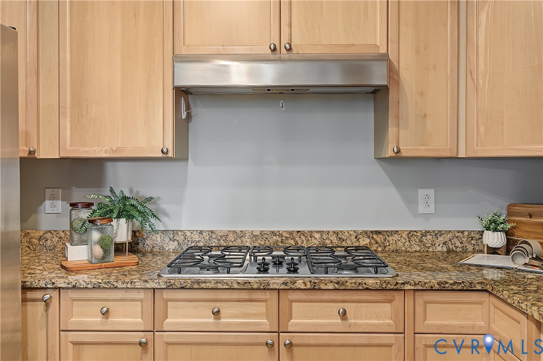 4820 Old Main Street, #612, Rocketts, Henrico, VA 23231
