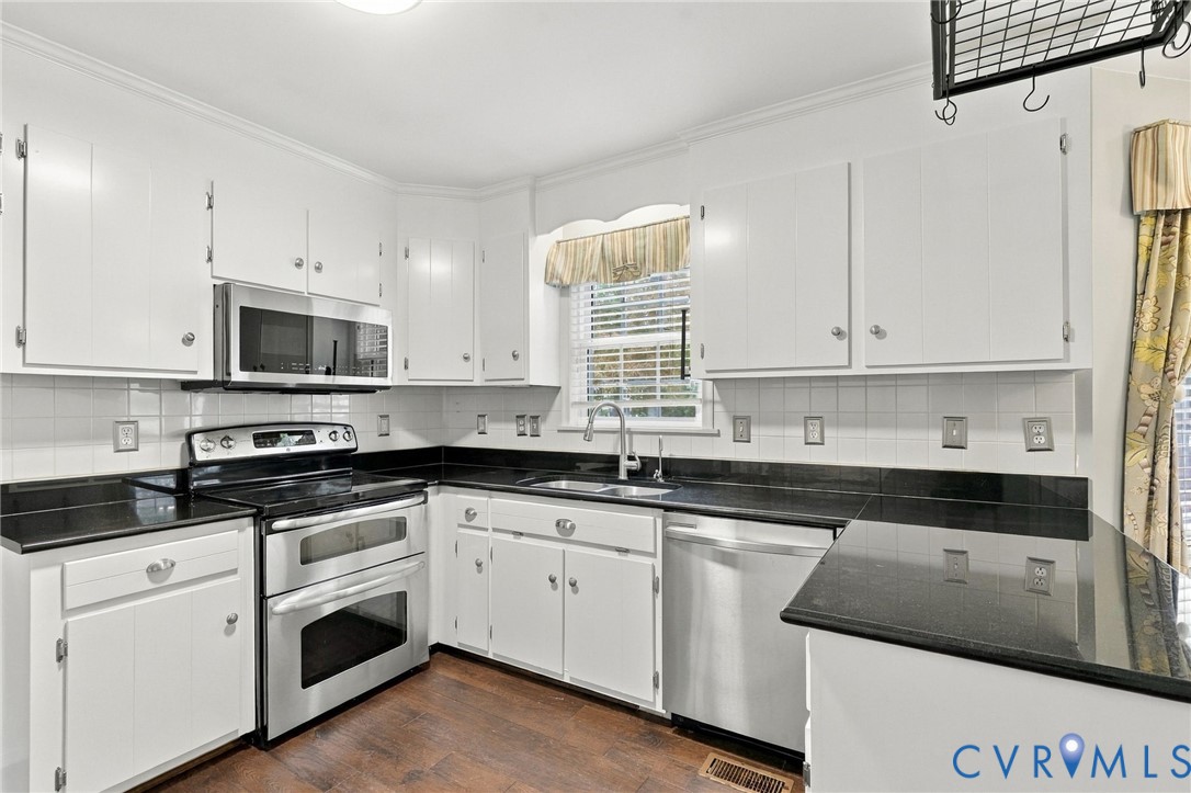 13833 Greyledge Place, Chester, VA 23836