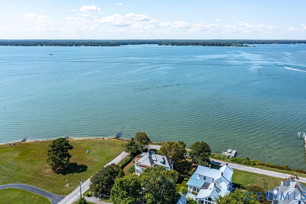 218 Fleeton Point Circle, Fleeton, Reedville, VA 22539