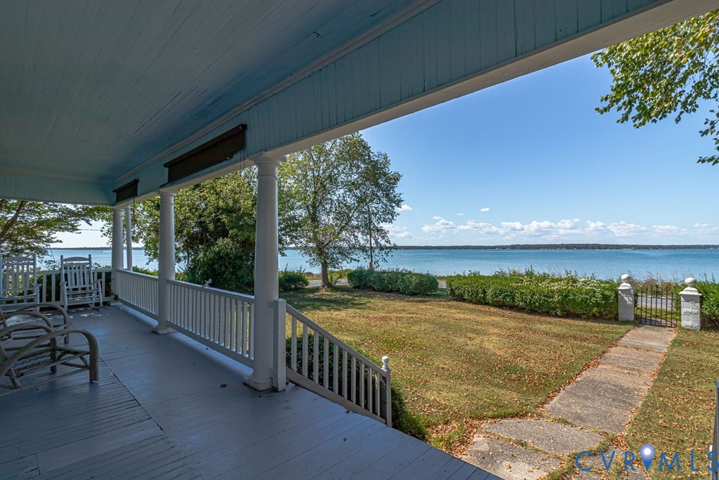 218 Fleeton Point Circle, Fleeton, Reedville, VA 22539