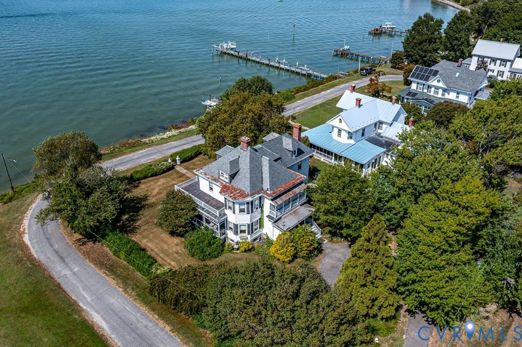 218 Fleeton Point Circle, Fleeton, Reedville, VA 22539