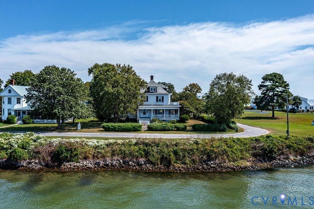 218 Fleeton Point Circle, Fleeton, Reedville, VA 22539